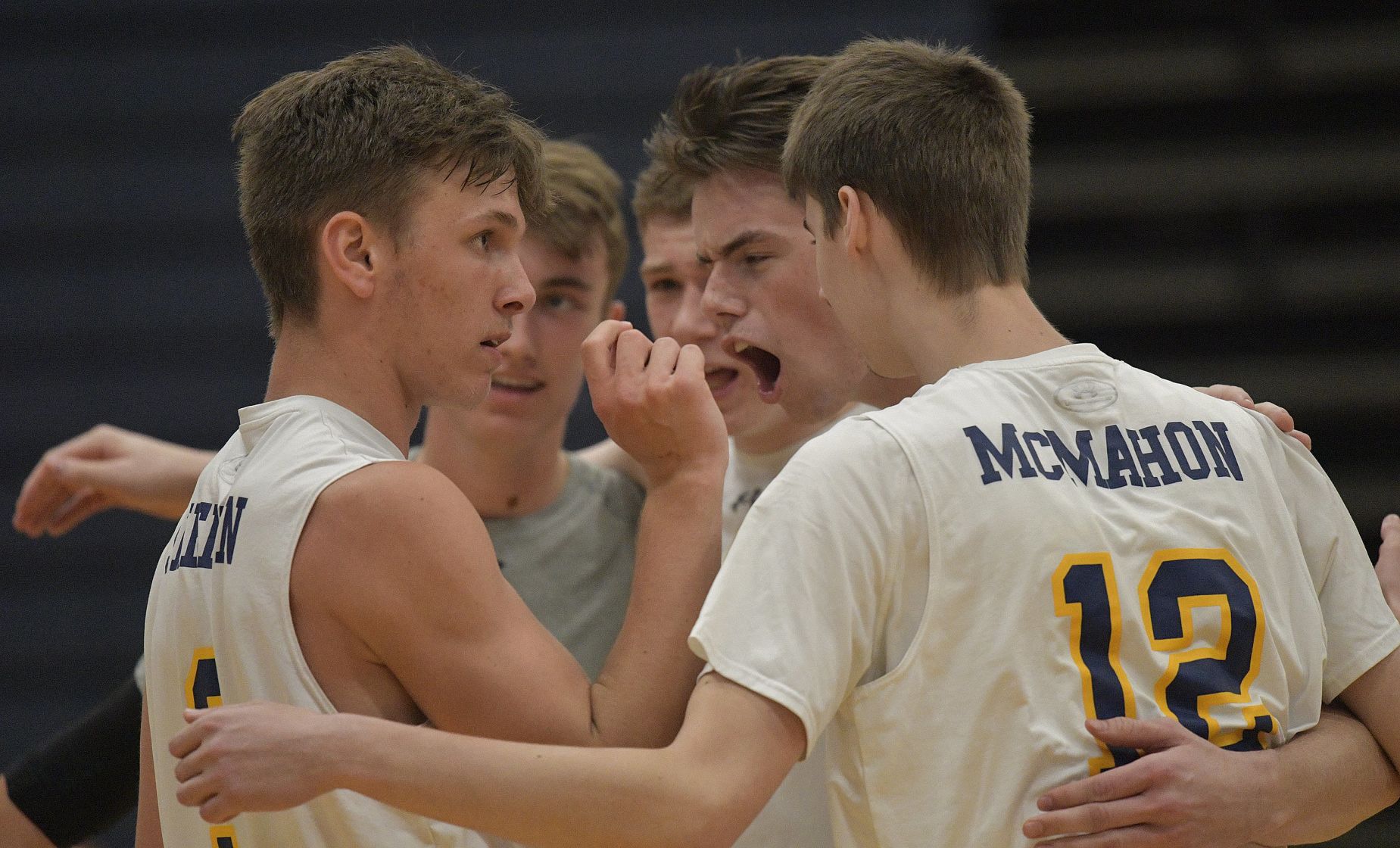 Minooka defeats O'Fallon in 4A boys volleyball sectional final